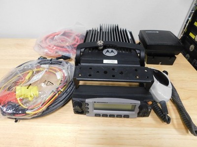Motorola XTL5000 VHF 136-174mhz P25 110 watt mobile radio M20KTS9PW1AN W/6 Algo