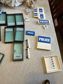 My Lego 7498 City-Town Police Station, 100% minifigures, manuals, & Lego bricks