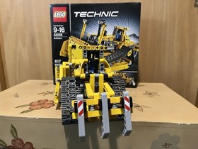 LEGO TECHNIC: Bulldozer (42028)