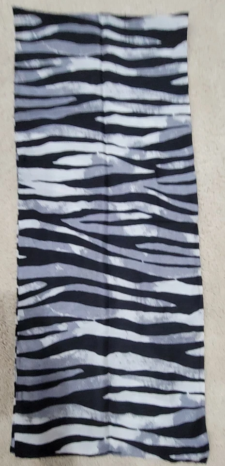 Bufanda rectangular Talbots negra gris estampado animal seda enrollada a mano 13" X 66" Foto 2 de 4