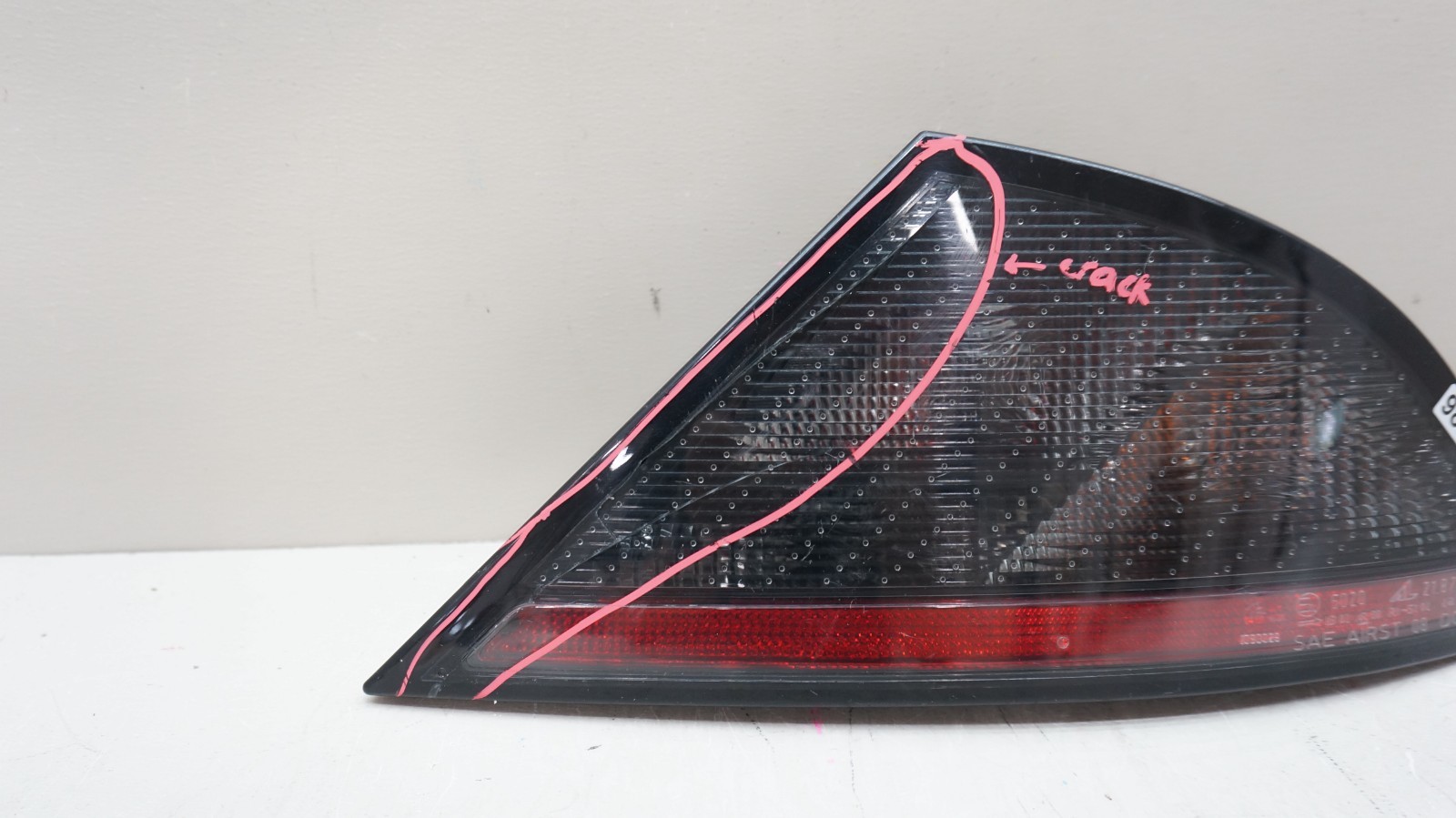 2008-2014 FERRARI CALIFORNIA REAR RIGHT LOWER BUMPER TAIL LIGHT OEM *DAMAGED*