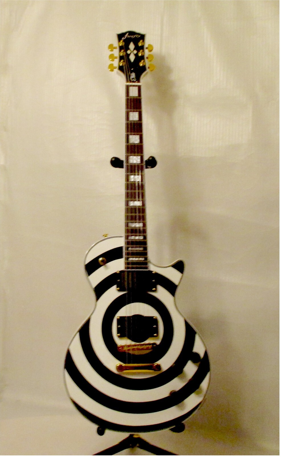 Firefly FFLPSZAWY634 Elite Style Electric Guitar B & W Circles