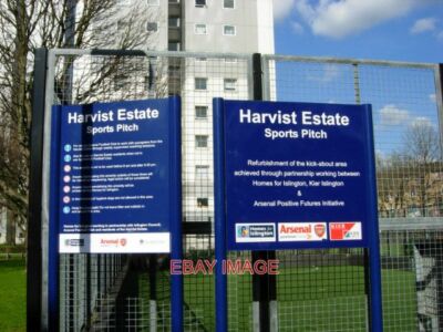 FOTO HARVIST ESTATE SPORTPLATZ DIESER ASTRO-RASENPLATZ WURDE 2006 RENOVIERT
