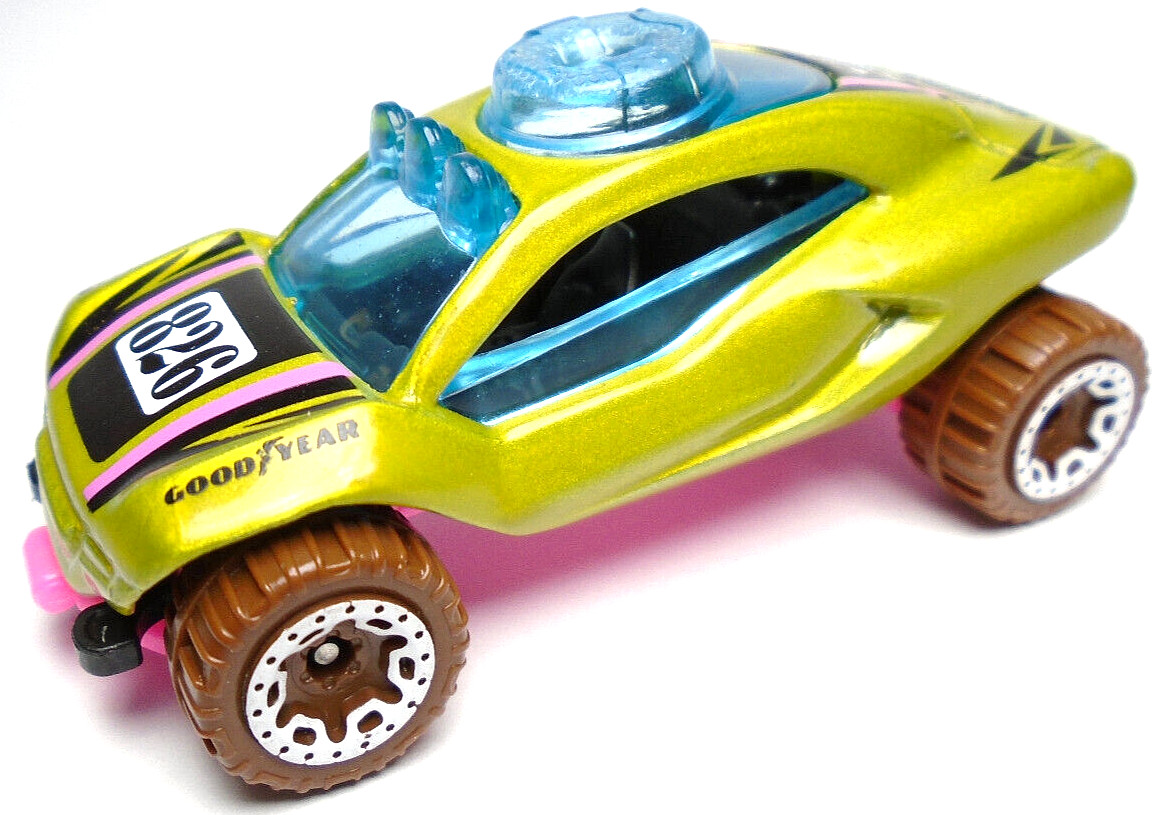 2024 HOT WHEELS DUNE DADDY #826 GREEN 1:64 DIECAST 2 5/8" RACE CAR W BLUE & PINK