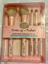 The Crème Shop X Pusheen Pretty Finish Makeu...