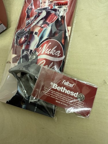 Rare Fallout Nuka Cola Stash Box NIB Fallout 4 PS4 Video Game Vault Boy Collect - Picture 9 of 16