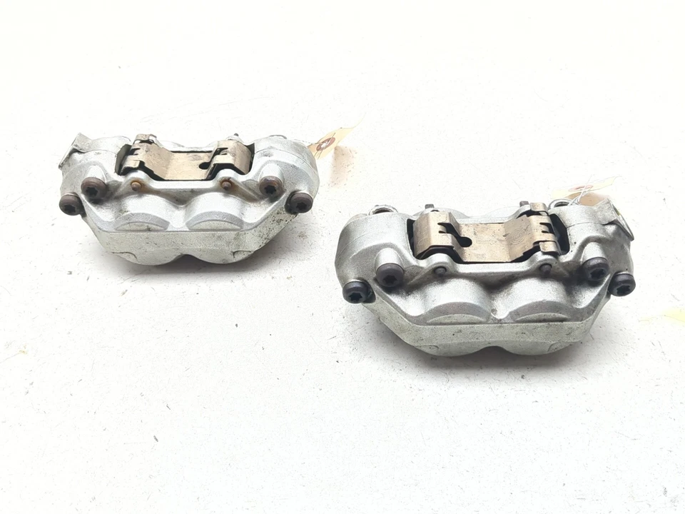 Juego de pinzas de freno delanteras 10-14 Ducati Monster 796 Foto 3 de 4