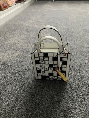 NWT Kate Spade WORDPLAY MINI MANHATTAN Crossword Puzzle Lthr C/b Tote White mult