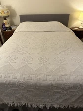 Vtg BATES George Washington Choice Hobnail Queen 90”x 110” Bedspread Ivory White
