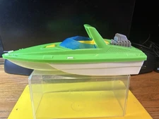 VINTAGE AMERICAN PLASTIC TOYS GREEN TOY PLASTIC SPEED BOAT-USA MADE 14” LONG