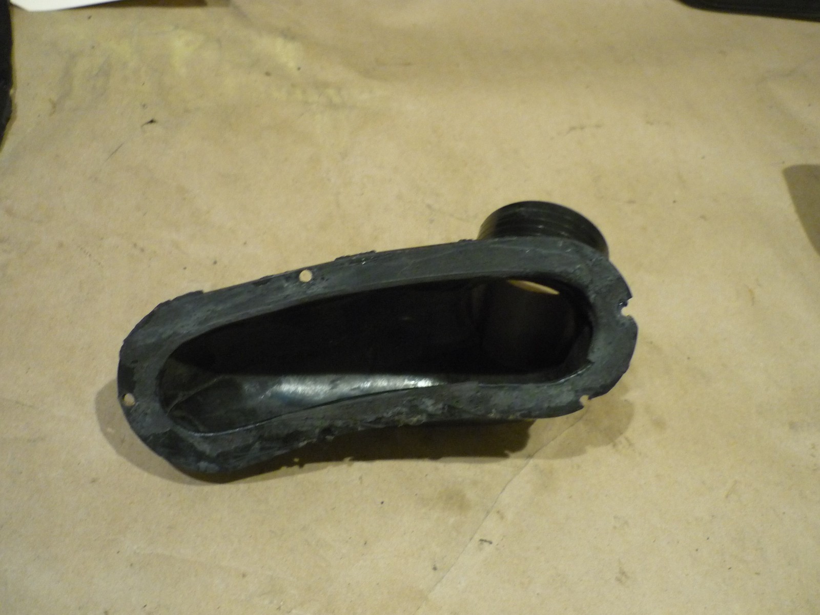 Ferrari 208,288,308,328 - LH Vent LHD- P/N 60055506