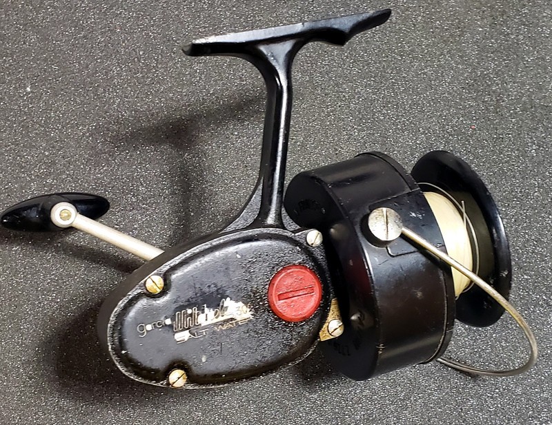 Vintage GARCIA MITCHELL 302 Saltwater Spinning Reel made in France. Working Cond