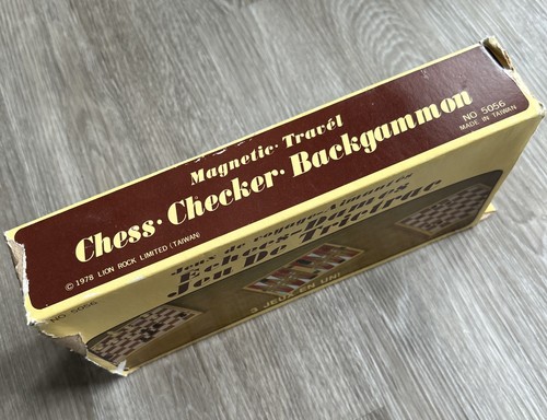 Vintage Magnetic Travel 3 in 1 Game Set Chess Checkers Backgammon 1978 Lion Rock - Picture 2 of 8