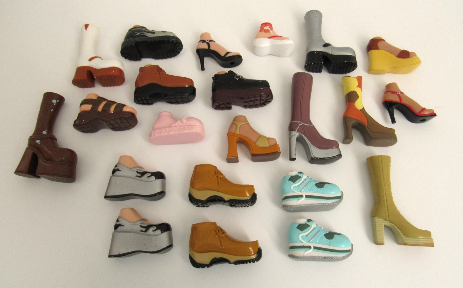 MIXED LOT OF (16) SINGLE AND (3) PAIRS MGA BRATZ DOLL SHOES & BOOTS eBay