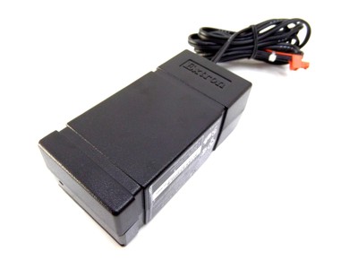 Extron 12 V 1,0 A Netzteil 28-071-57 LF mit UK Netzkabel