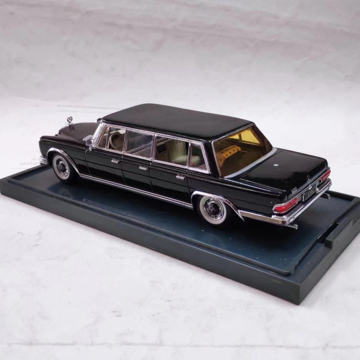 1/43 MERCEDES BENZ 600 Pullman LIMOUSINE Pape Paul VI 1965