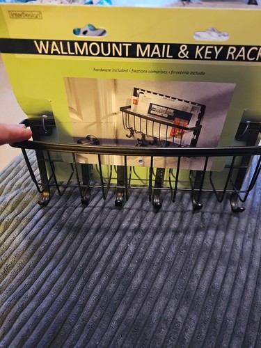 InterDesign Montaje en Pared Acero Correo y Llavero Color Bronce Nuevo en Paquete - Imagen 2 de 4