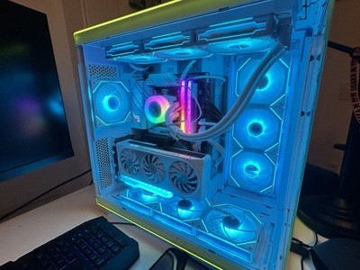 GIGABYTE Gaming Desktop-PC Tower Weiß mit NVIDIA GeForce RTX & RGB Lighting