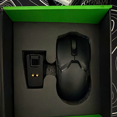 Razer Viper Ultimate Wireless Optical Gaming Mouse RGB w/ Charging Dock Black