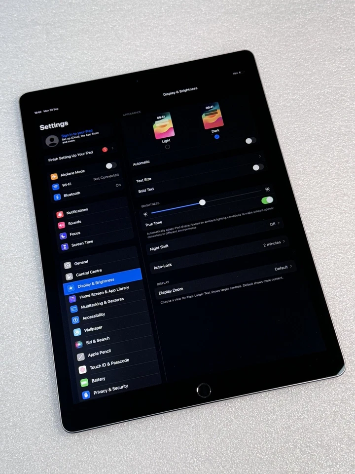 Apple iPad Pro 2nd Gen. 512GB, Wi-Fi, 12.9 in - Space Grey - VERY GOOD - ref 415 - Image 2 of 4