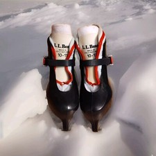 L.L. Bean Boys Or Girls Thinsulate Insulated Size 10-11 Ice Skates Black Red