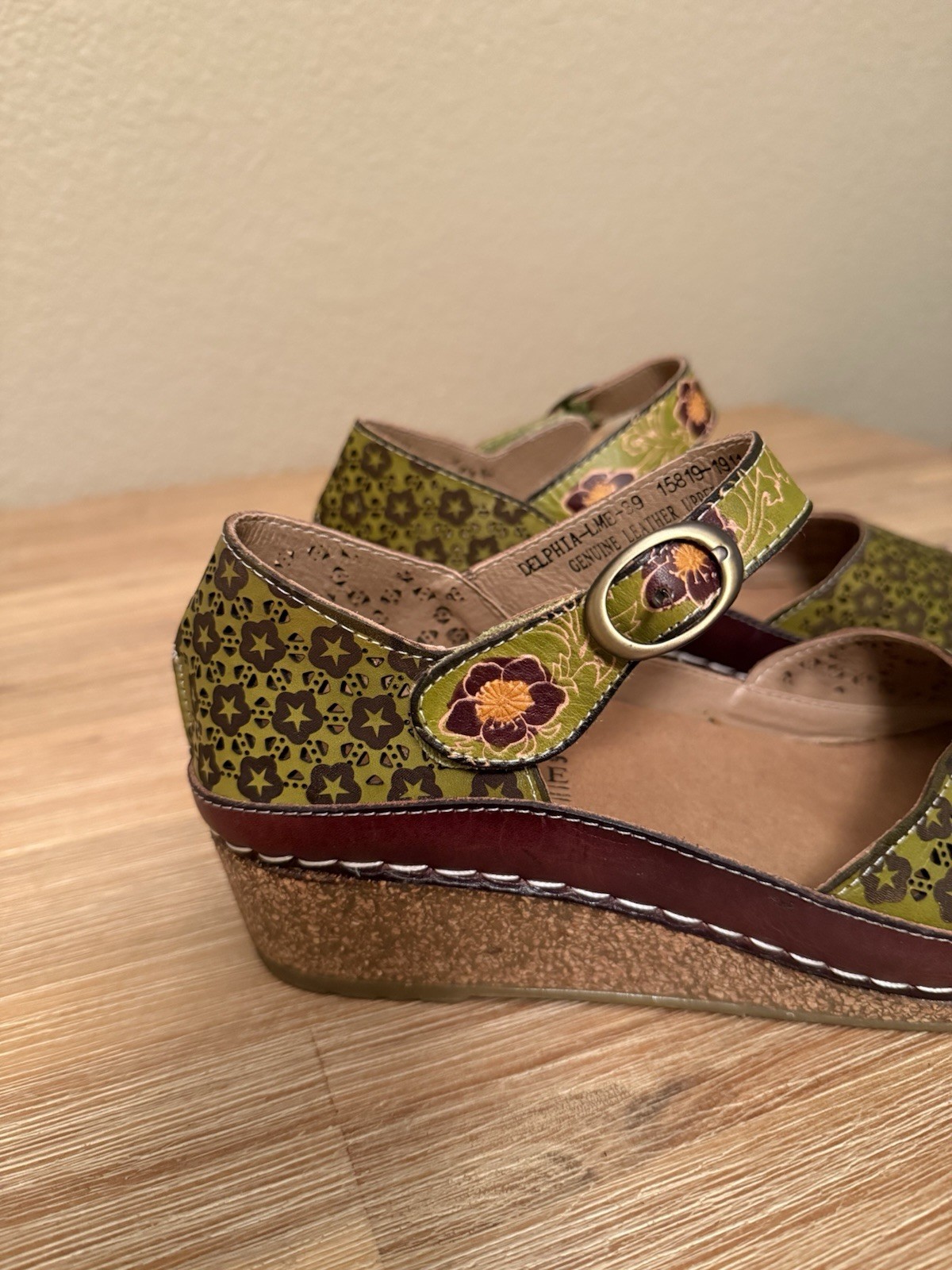 L’Artiste by Spring Step Delphia Green Floral Wedge Sandals Leather  39 / 8.5