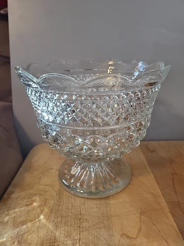 Vintage Clear Cut Glass Round Dish Anchor Hocking "Wexford" Fruit Salad Bowl