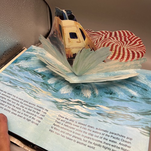 Astronauts on the Moon a Hallmark Pop-Up Book by Stanley Hendricks 1969 - Picture 17 of 18