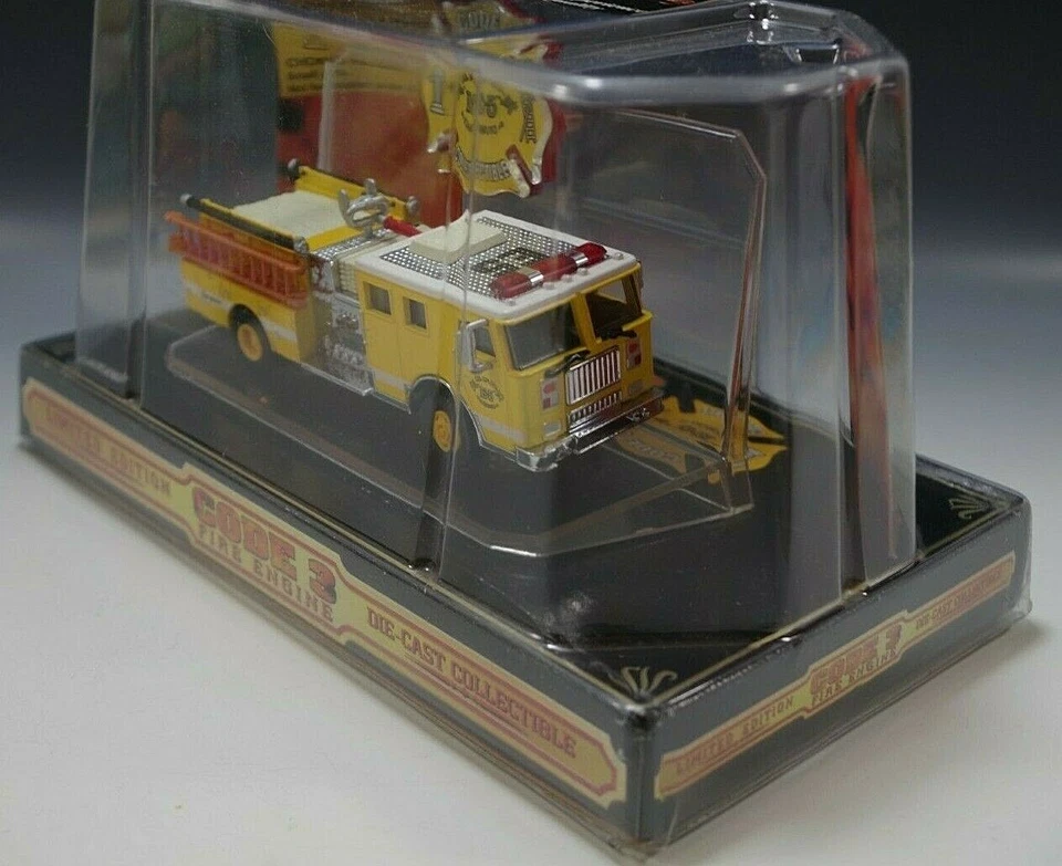 CODE 3 CITY OF HONOLULU FIRE DEPARTMENT LE. 1/64 DIE CAST MIB - Image 4 of 4