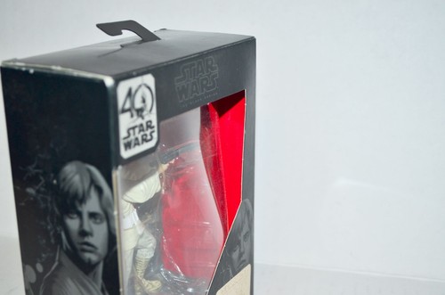 Star Wars The Black Series Titanium Series Luke Skywalker 3.75-inch DAMAGED BOX - Picture 2 of 4