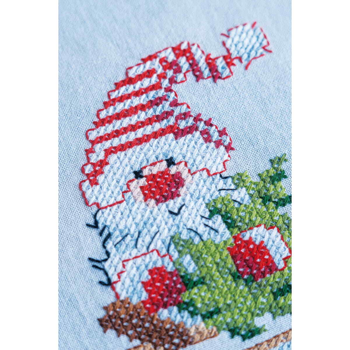 Vervaco stamped cross stitch kit tablechloth ""Gnome and reindeer"", 80x80cm, DIY