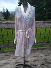 Beautiful Size Med Sheer Short Pastel Paisley Belted Kimono Robe by Delicates