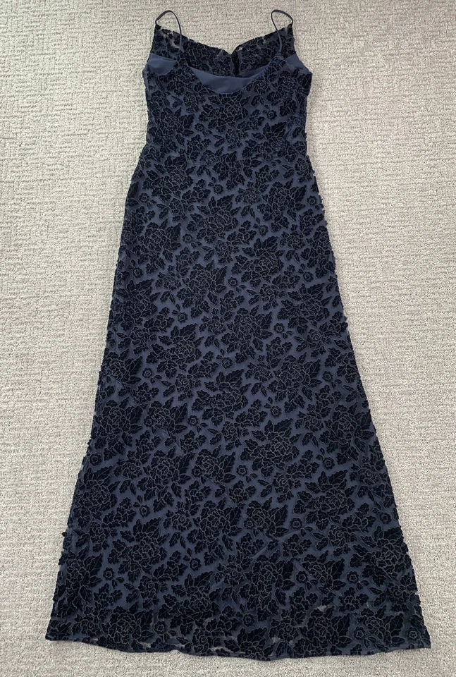 Vestido negro Halo Eve pequeño azul oscuro terciopelo flores vestido largo forrado para mujer Foto 2 de 4