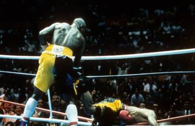 Segundo Mercado Falls Threw The Ropes Old Boxing Photo