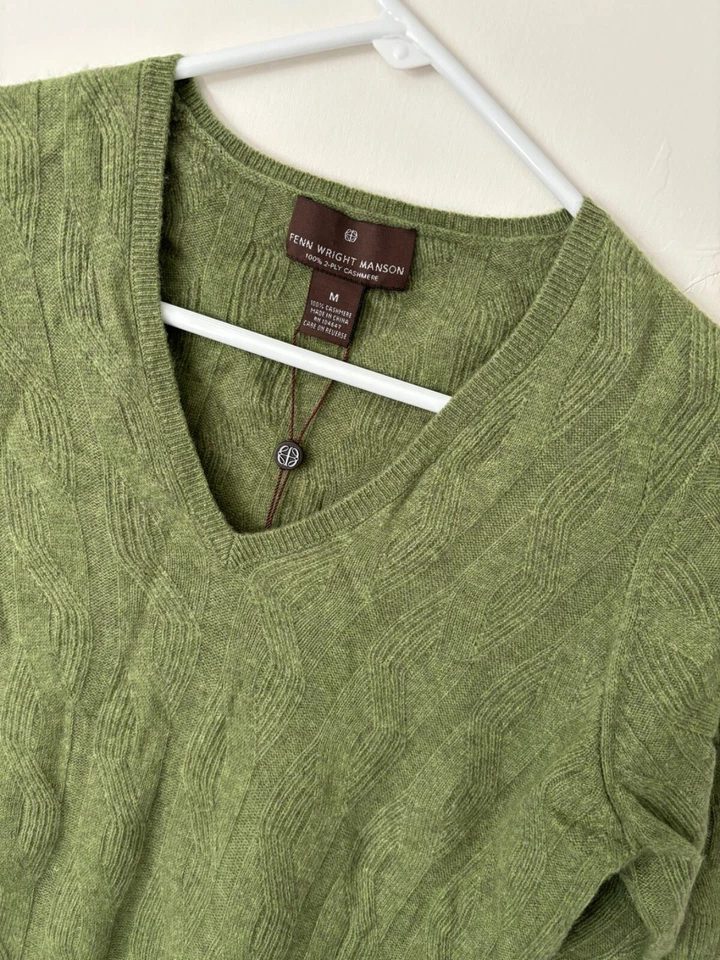 Nuevo con etiquetas Suéter Fenn Wright Manson 100% Cachemira 2 Capas Cuello en V Talla M Mediano Nuevo Foto 2 de 3