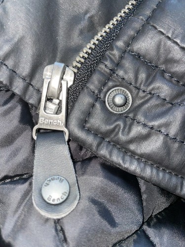 schöne Benchjacke mit Kapuze Gr.S- wie Neu - Bild 9 von 9