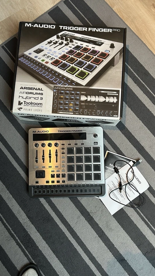 M-AUDIO  Triggerfinger PRO - Standalone Midi Controller & Sequencer - Bild 2 von 2