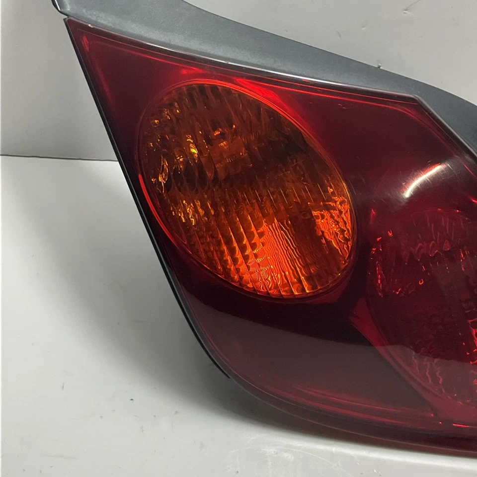 Luz trasera exterior del lado del conductor izquierdo Lexus SC430 2002-2005 FABRICANTE DE EQUIPOS ORIGINALES *NOTAS Foto 3 de 4