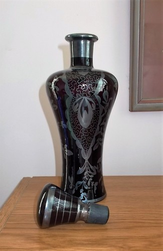 VINTAGE AMETHYST GLASS DECANTER W/ STOPPER & 6 MATCHING GLASSES STERLING OVERLAY - Imagen 4 de 11