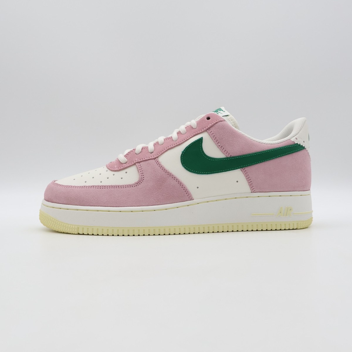 ★ Nike Air Force 1 '07 Sail Medium Soft Pink FV9346-100 Nike Air Force 1 Low '07 LV8 Sail and Medium Soft
