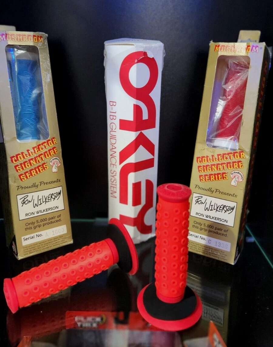 Oakley B-1B オリジナルパッケージold school BMX 新品 OAKLEY GRIPS B-1B NEW RED W YELLOW SLEEVES WHITE DONUTS BMX KILLER