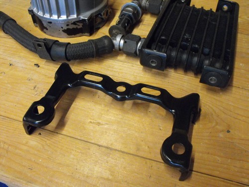 Yamaha XS1100 Oil cooler Genuine OE part. Radiator, Oil lines and adaptor plate - Picture 5 of 6