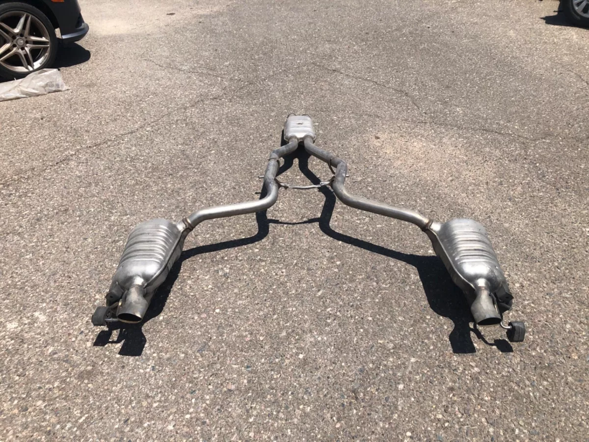 2011 MERCEDES E500 REAR MUFFLER DUAL EXIT EXHAUST OEM eBay