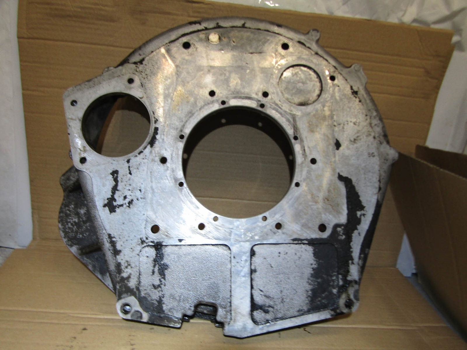 Jeep Cherokee XJ Pre-Facelift 2.5 VM engine end casing 90122072F 