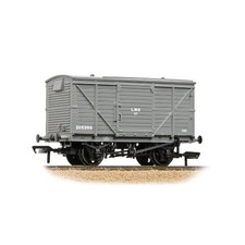 Bachmann 37-803C LMS 12T Planked Ventilated Van LMS Grey OO Gauge