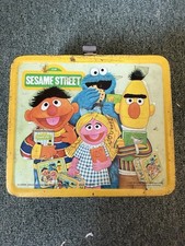 VINTAGE 1979 ALADDIN JIM HENSON SESAME STREET METAL LUNCH BOX