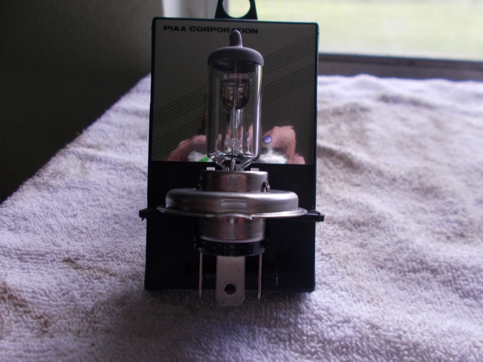 H-4 ESTRELLA BLANCO FARO BOMBILLA HARLEY DAVIDSON CHOPPERS Foto 2 de 2