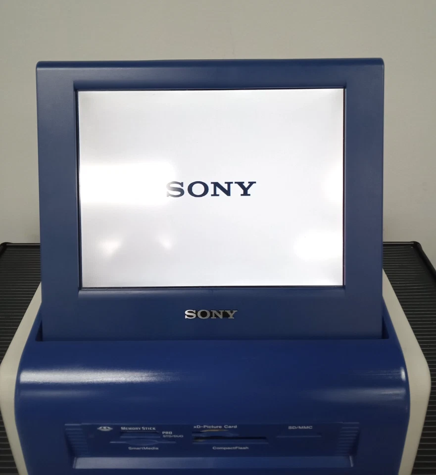 Sony SnapLab Digital Photo Printer UP-CR10L - Image 2 of 4