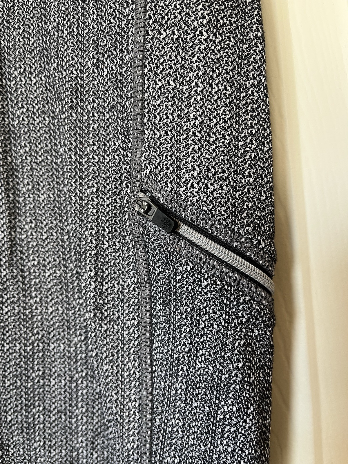 Athleta Static Drifter Capri Active Legging Pocke… - image 3