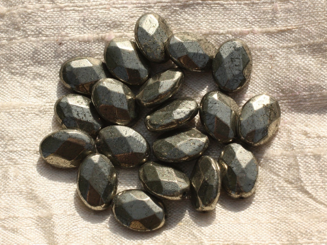 Perles pyrite ovales 10x8mm métal gris pour atelier création bijoux bohème